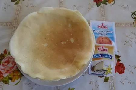 Ванильные блинчики с малиной и взбитыми сливками: шаг 9