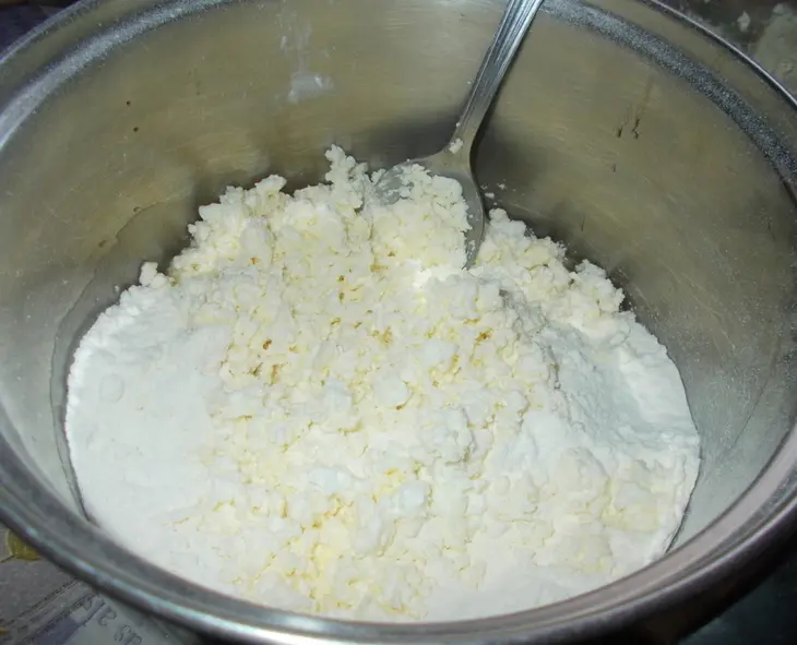 Творожный пирог с яблоками и корицей: шаг 2