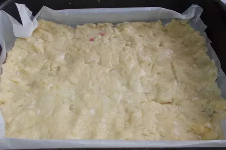 Творожный пирог с яблоками и корицей: шаг 3
