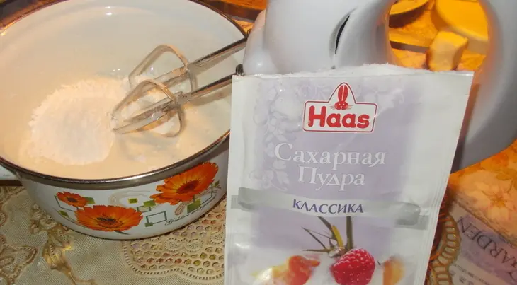 Безе с черносливом: шаг 1