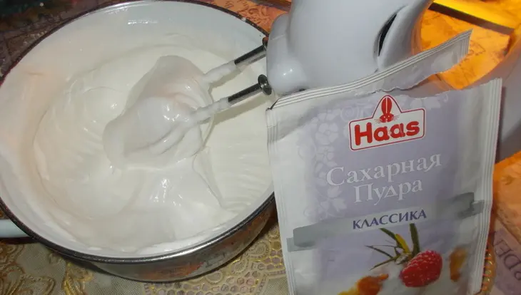 Безе с черносливом: шаг 2