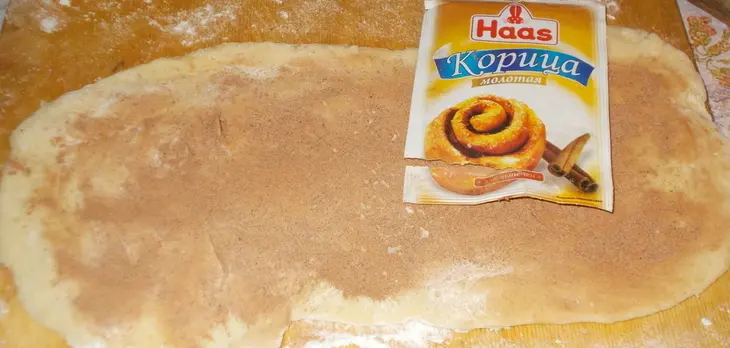 Булочки с  мармеладом, орехами и корицей: шаг 4