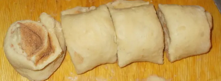 Булочки с  мармеладом, орехами и корицей: шаг 5