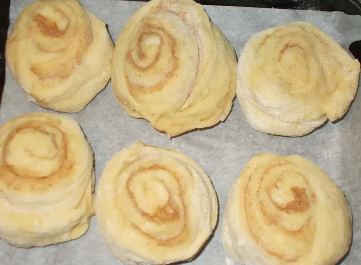 Булочки с  мармеладом, орехами и корицей: шаг 6