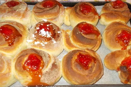 Булочки с  мармеладом, орехами и корицей: шаг 8
