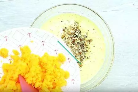 Морковный рулет с кремом из маскарпоне: шаг 4