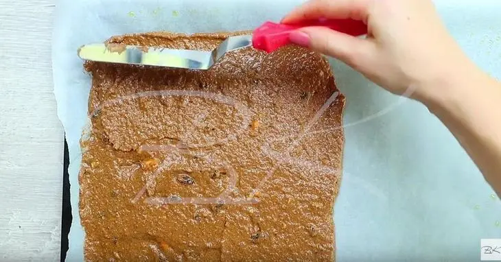 Морковный рулет с кремом из маскарпоне: шаг 5