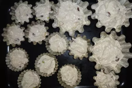 Творожные кексы с яблоками и изюмом: шаг 8