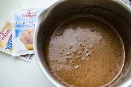 Суфле с шоколадом и сливами в коньяке: шаг 2