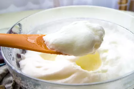 Суфле с шоколадом и сливами в коньяке: шаг 3