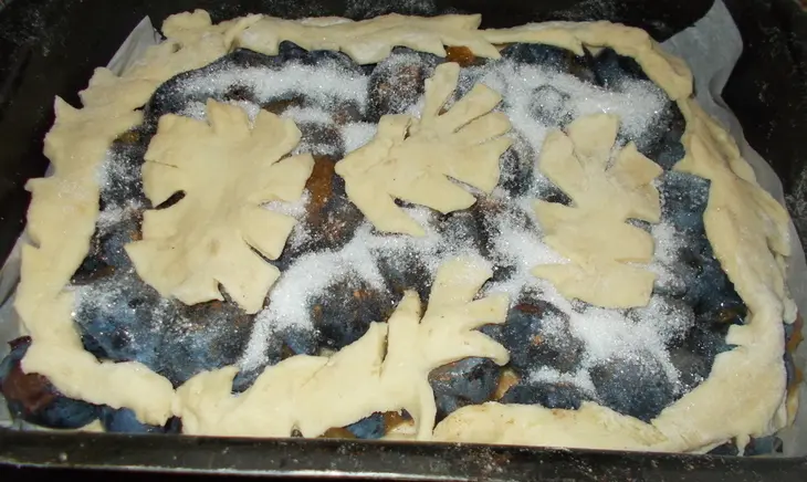Пирог с черносливом и корицей: шаг 3