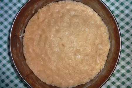 Творожный пирог с яблоками под меренгой: шаг 5