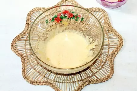 Вафельные трубочки с малиновыми сливками: шаг 2