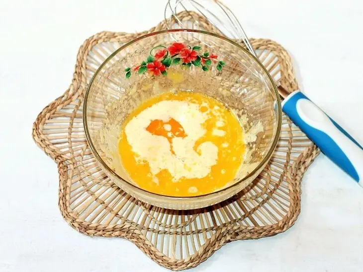 Вафельные трубочки с малиновыми сливками: шаг 3