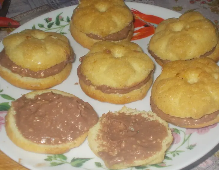 Бисквитные пирожные с шоколадным кремом: шаг 7