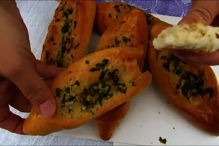 Ароматные - чесночные лепешки: шаг 9