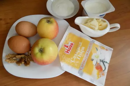 Быстрый десерт из творога и яблок.: шаг 1