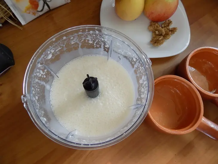 Быстрый десерт из творога и яблок.: шаг 3