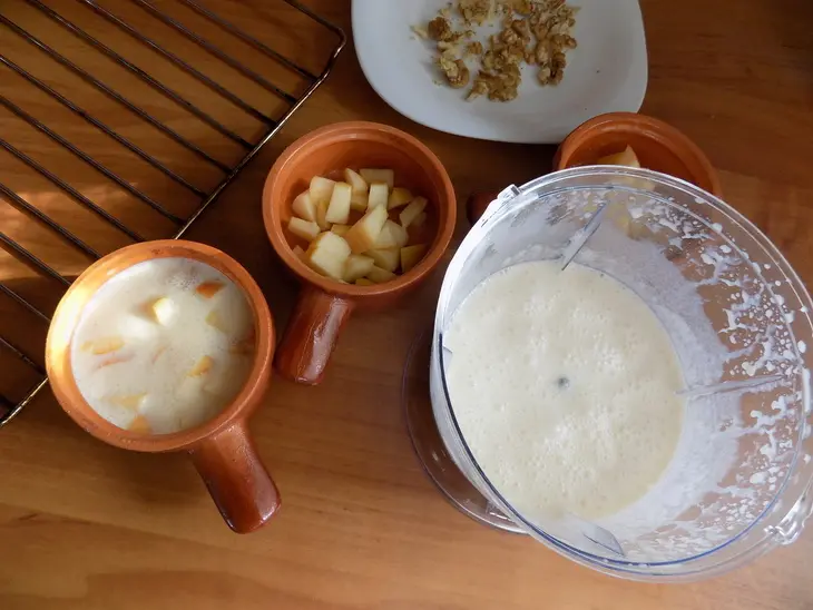 Быстрый десерт из творога и яблок.: шаг 4