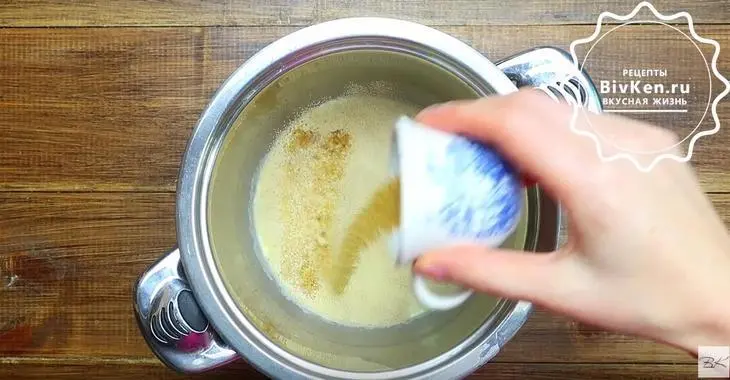 Тыквенные булочки с начинкой и семечками: шаг 2