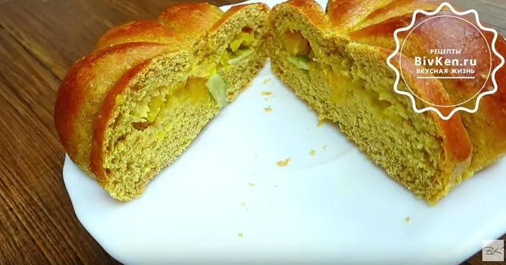 Тыквенные булочки с начинкой и семечками: шаг 8