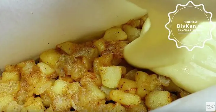 Яблочный чизкейк с миндальной крошкой: шаг 5