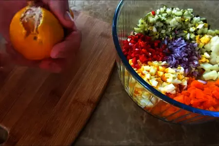 Салат с печенью и мандаринами: шаг 3