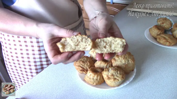 Ароматные кексы с яблоками и кокосовой стружкой. легко приготовить!: шаг 8