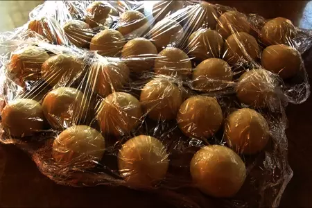 Пирог из пирожков с брынзой и вялеными томатами: шаг 5