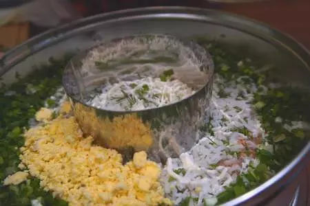 Салат с морепродуктами на праздничный стол: шаг 8