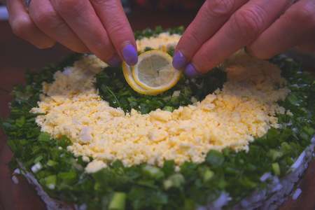 Салат с морепродуктами на праздничный стол: шаг 9
