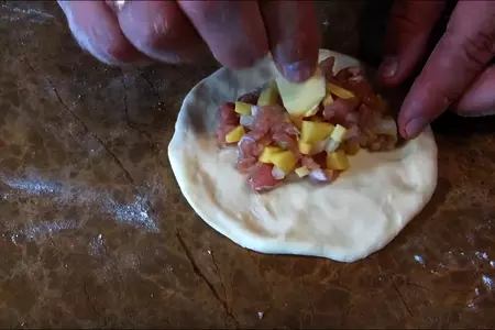 Пироги с картошкой и мясом!: шаг 7