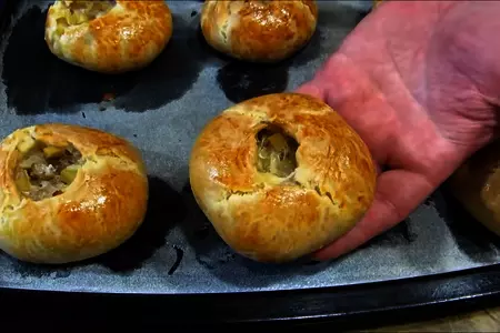 Пироги с картошкой и мясом!: шаг 9