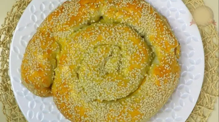 Мясной пирог "улитка" с курицей и грибами: шаг 1