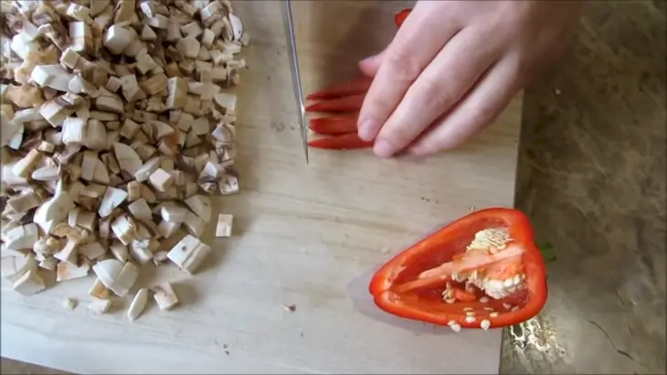 Мясные рулетики с овощами: шаг 4