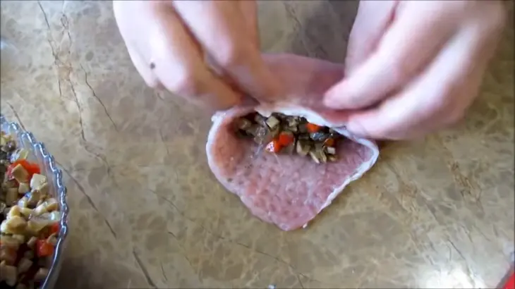 Мясные рулетики с овощами: шаг 6