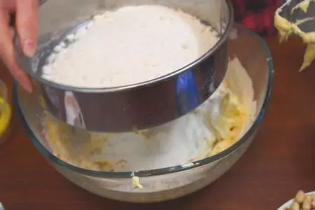 Песочный торт с орехом на праздничный стол: шаг 2