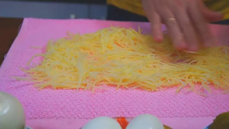 Мясной салат на праздничный стол: шаг 2