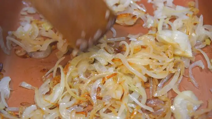 Мясной салат на праздничный стол: шаг 4