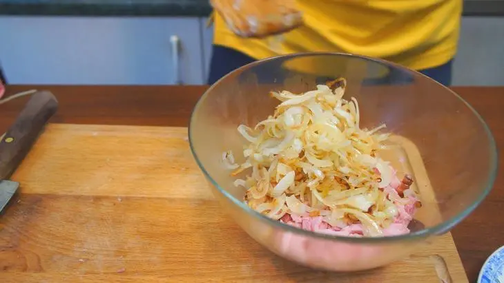 Мясной салат на праздничный стол: шаг 5