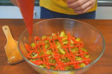 Мясной салат на праздничный стол: шаг 7