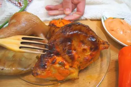 Праздничная закуска из запеченных свиных ушек: шаг 9