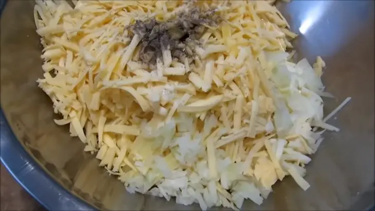 Посыпьте кукурузными хлопьями картофель / удивительное блюдо!: шаг 3