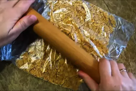 Посыпьте кукурузными хлопьями картофель / удивительное блюдо!: шаг 5
