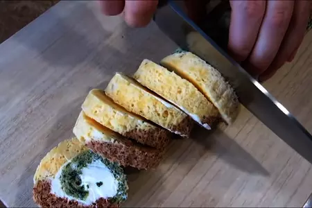 Закусочный рулет на праздничный стол: шаг 8