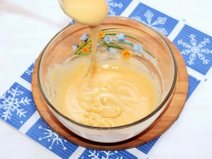 Двухслойный яблочный пирог с орешками: шаг 7