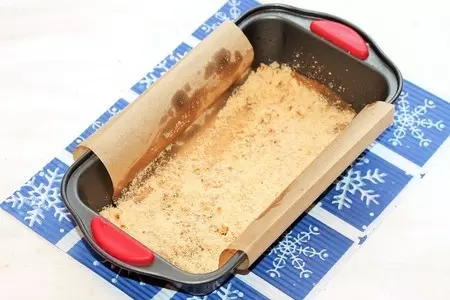Двухслойный яблочный пирог с орешками: шаг 10