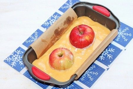 Двухслойный яблочный пирог с орешками: шаг 14