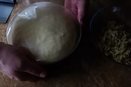 Рогалики с капустой: шаг 4