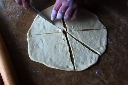 Рогалики с капустой: шаг 5